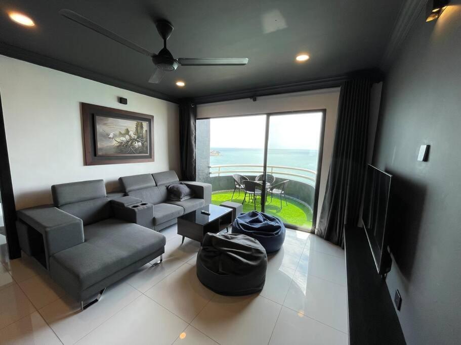 Appartamento The Arena Tanjung Tuan Port Dickson Esterno foto