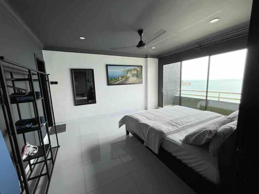 Appartamento The Arena Tanjung Tuan Port Dickson Esterno foto