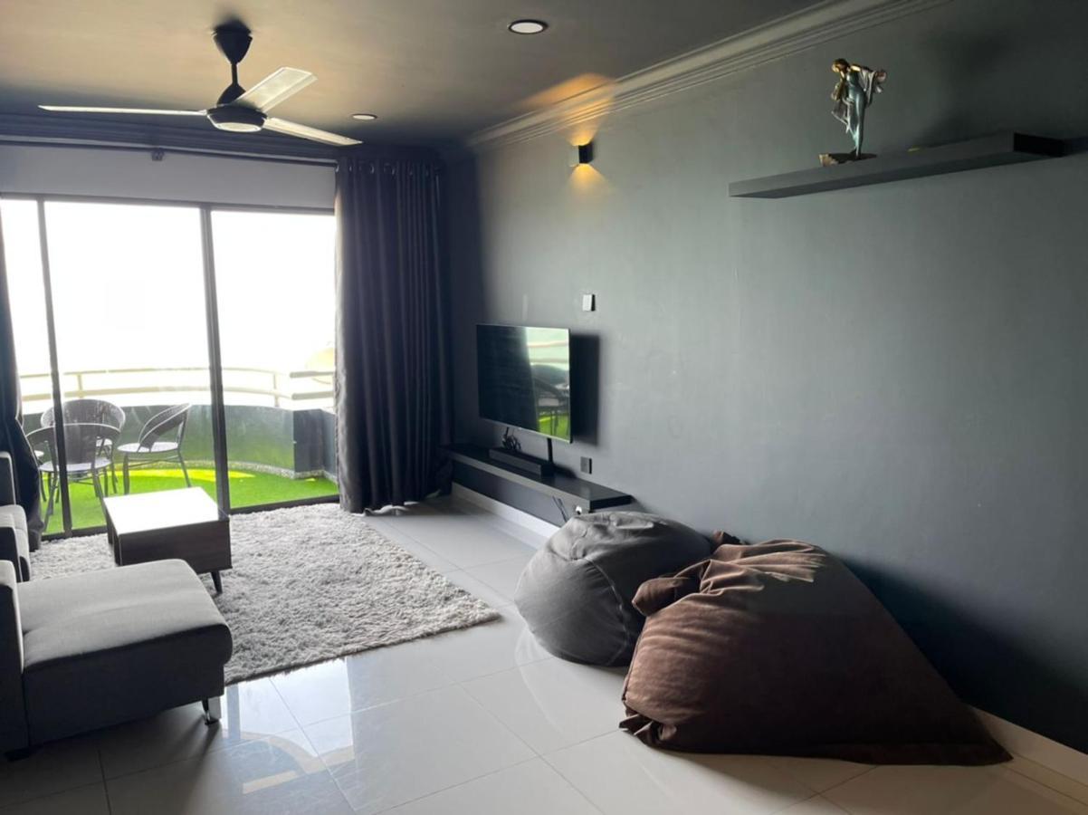 Appartamento The Arena Tanjung Tuan Port Dickson Esterno foto